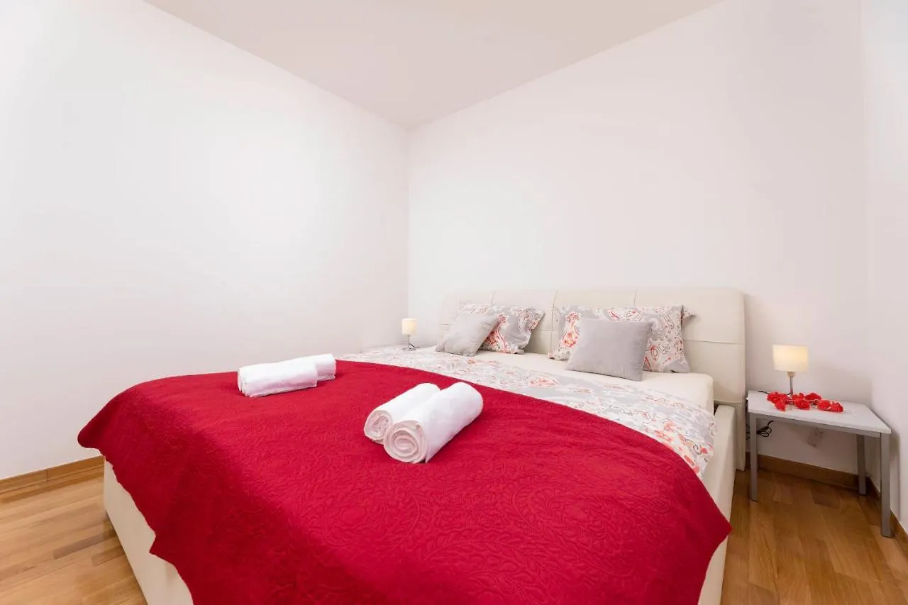Apartamento Seafront Maris By El-Pi Tours Dobrinj