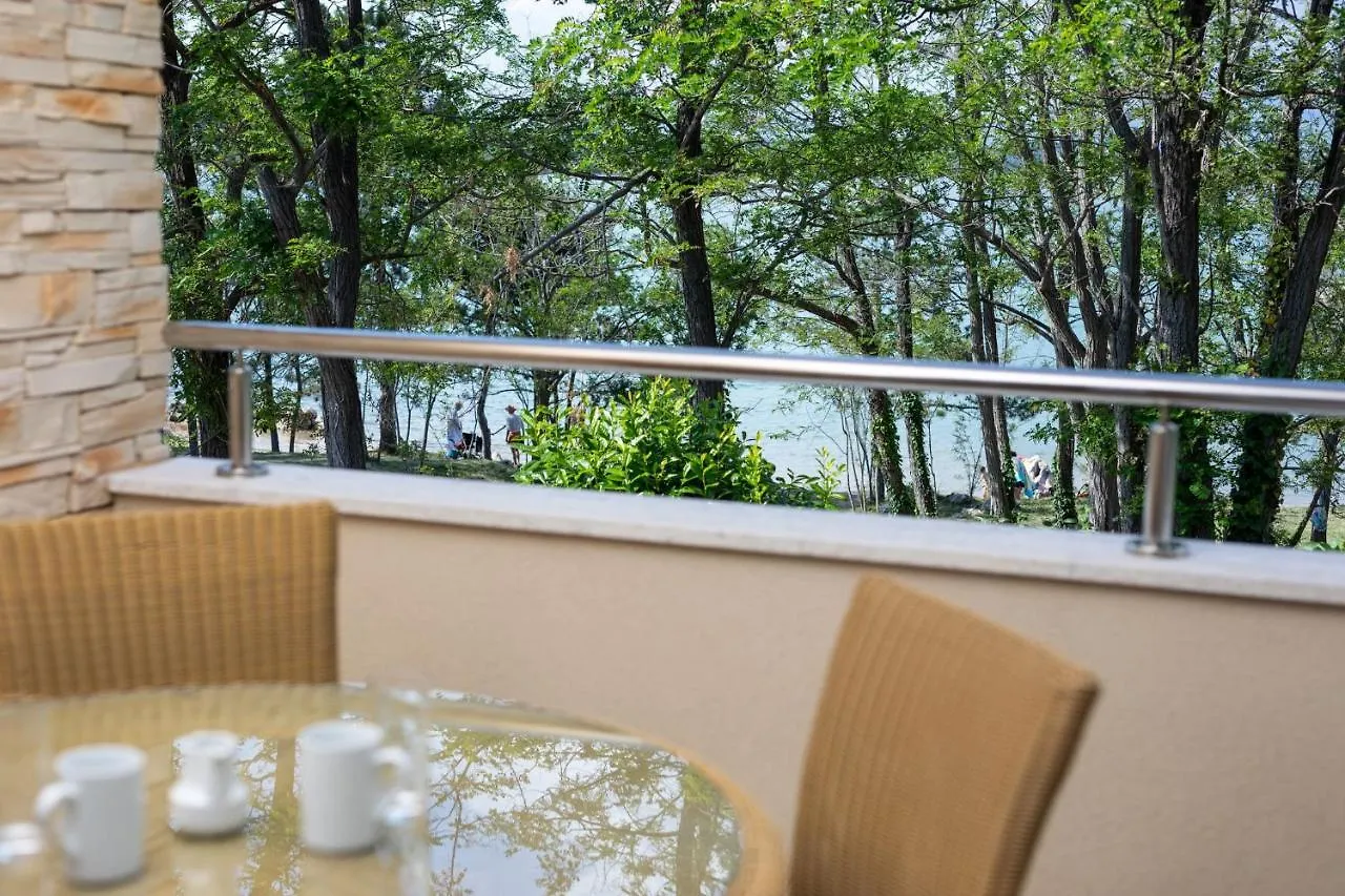 Apartamento Seafront Maris By El-Pi Tours Dobrinj