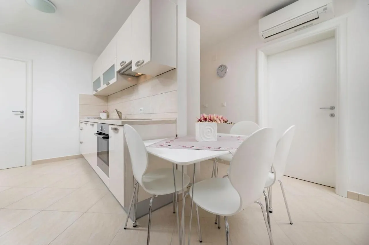 Seafront Maris By El-Pi Tours Apartment Dobrinj