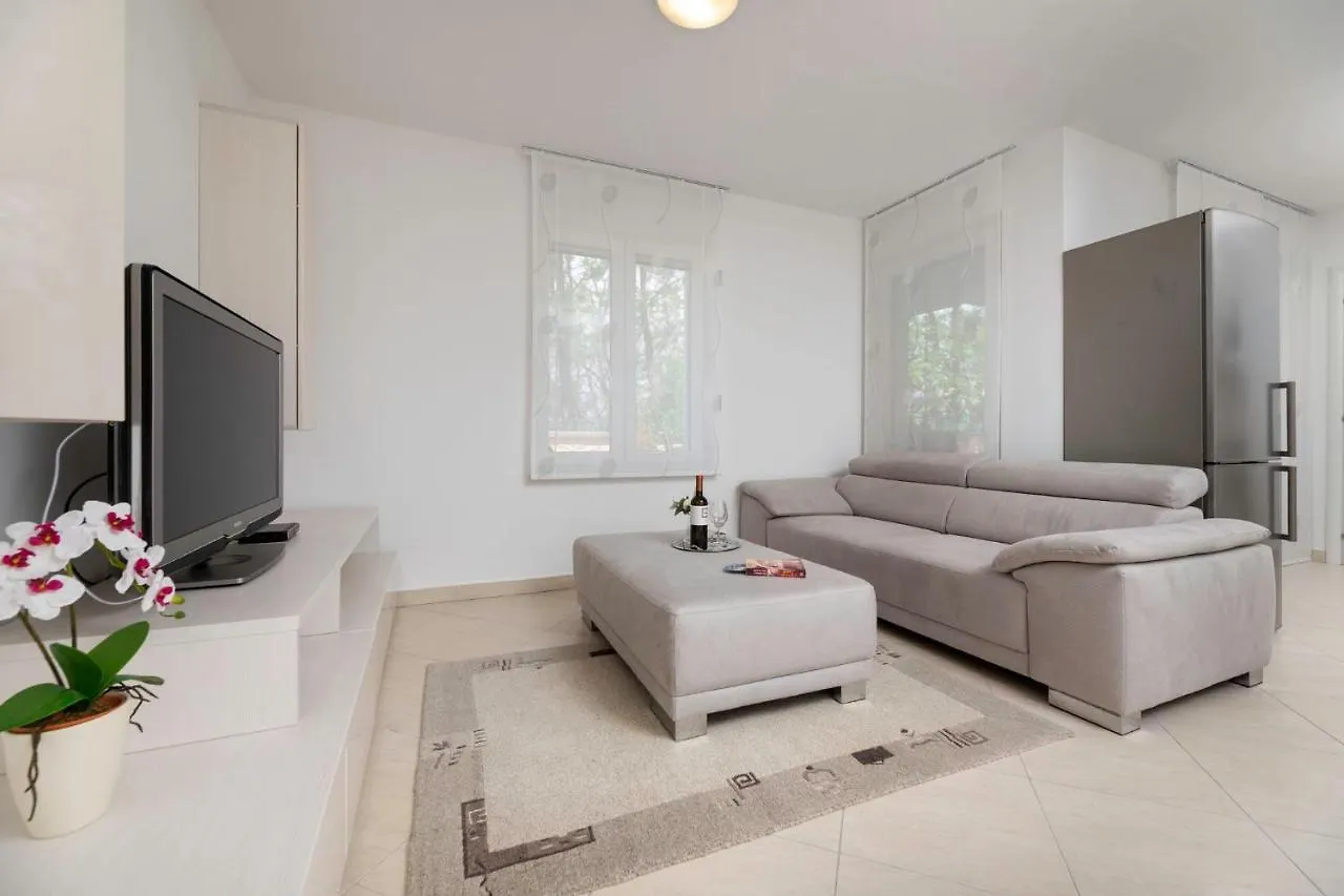 Seafront Maris By El-Pi Tours Apartment Dobrinj 0*,  Croatia
