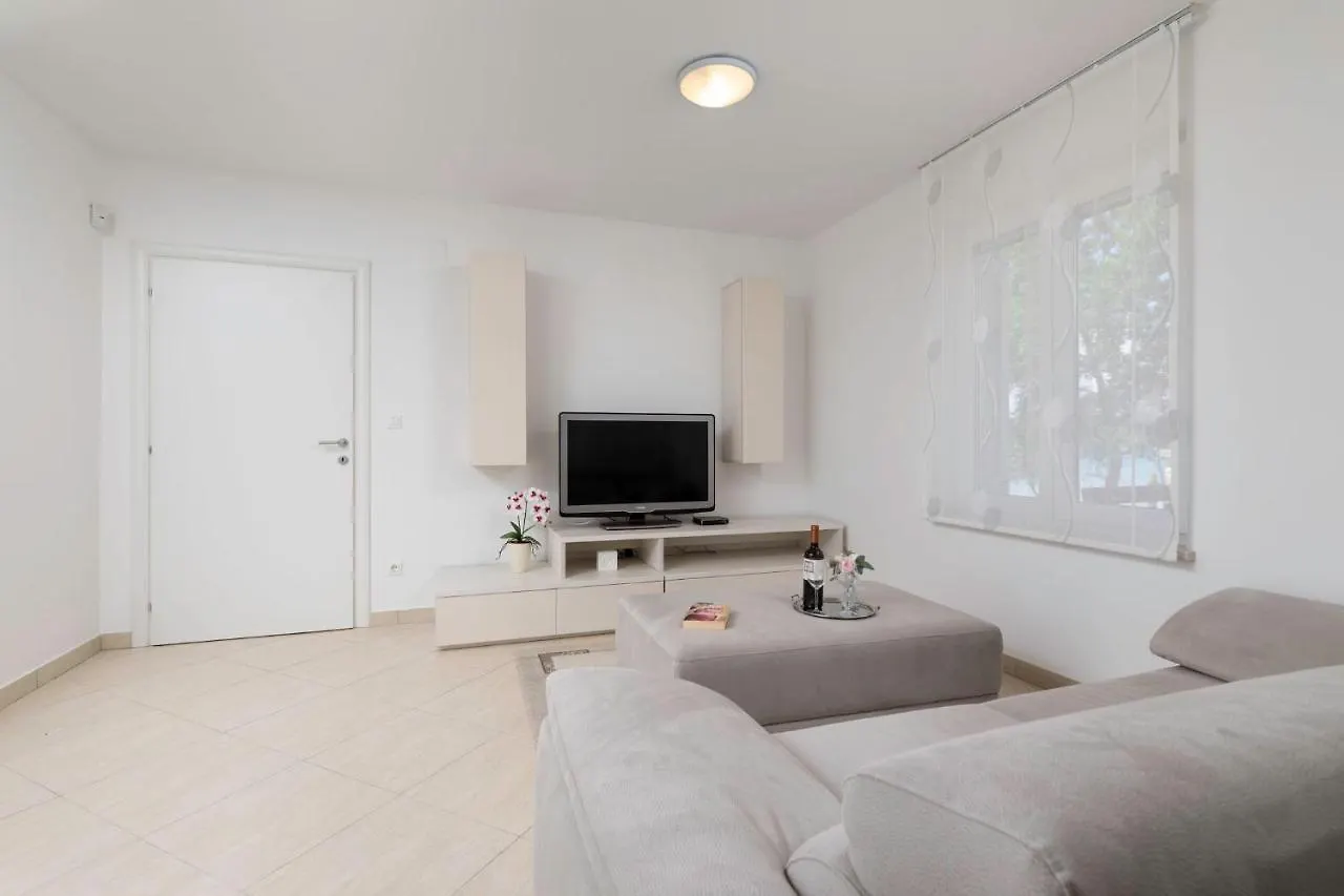 Seafront Maris By El-Pi Tours Apartment Dobrinj