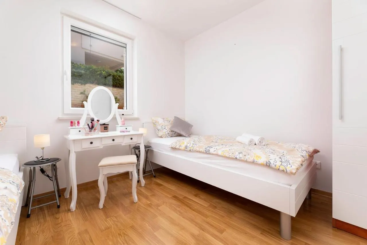 Seafront Maris By El-Pi Tours Apartment Dobrinj
