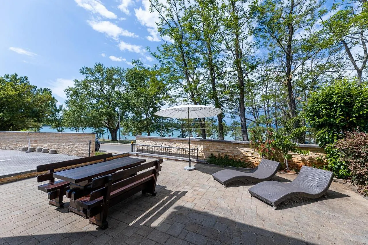 Seafront Maris By El-Pi Tours Apartment Dobrinj