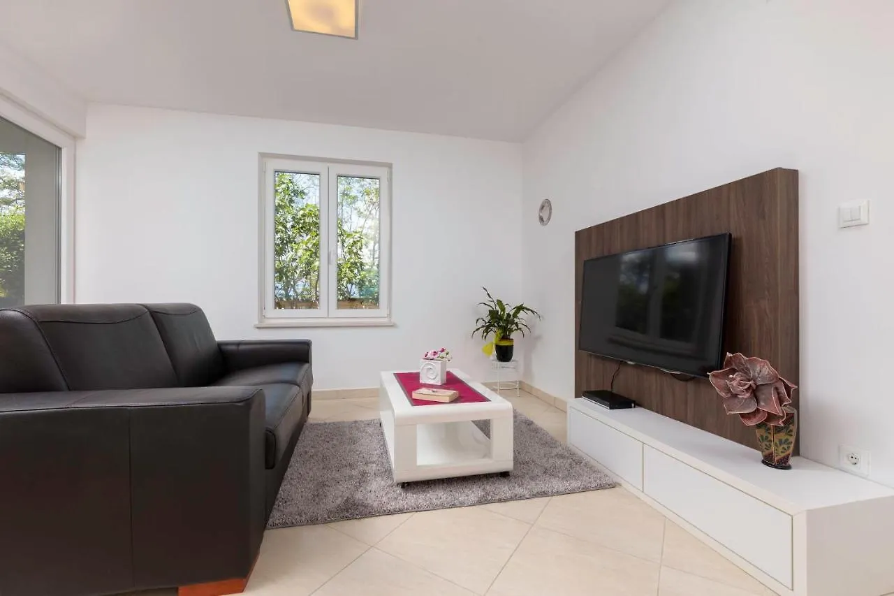 Seafront Maris By El-Pi Tours Apartment Dobrinj