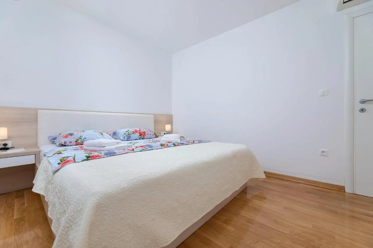 Seafront Maris By El-Pi Tours Apartment Dobrinj